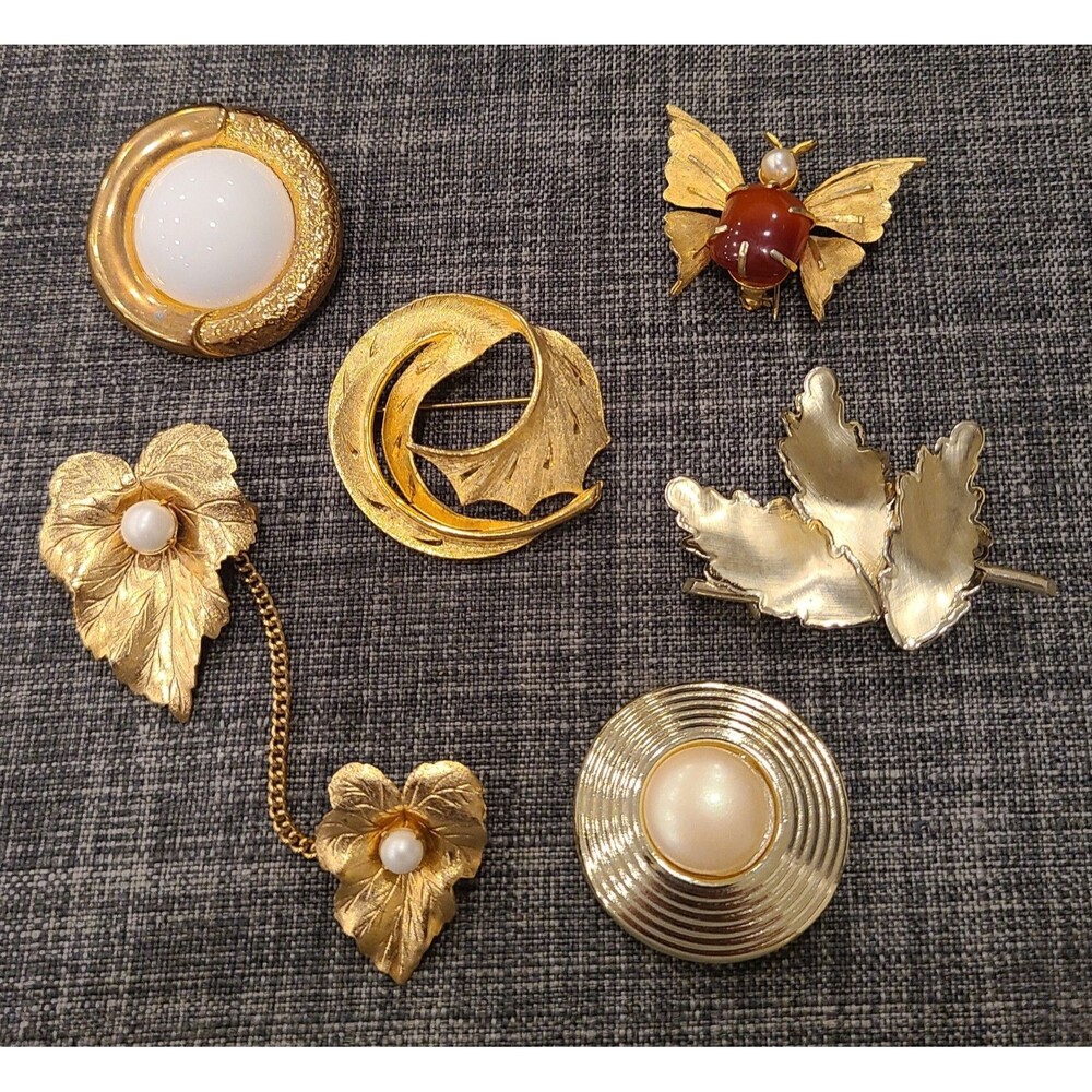 Vintage Gold Tone Brooch Pin Lot Some Signed Coro BSK Sarah Coventry Textured